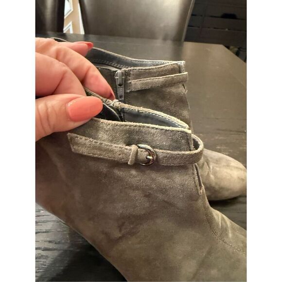 Aerosoles Olive Green Faux Suede Comfort Bootie sz 11 - Picture 6 of 9